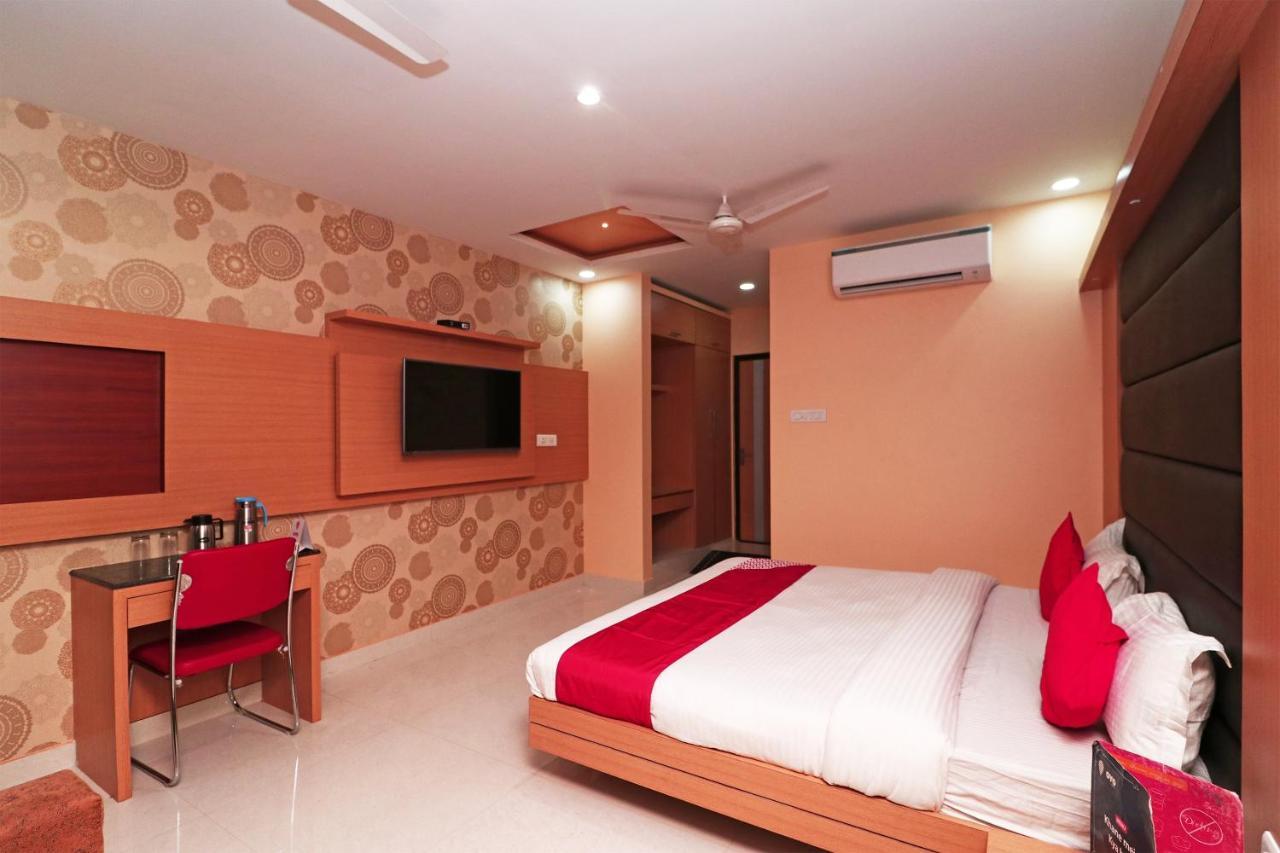 Capital O Hotel Sapphire Inn Gorakhpur Exteriör bild